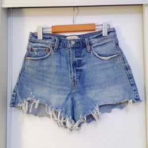 Abercrombie Curve Love High Rise Distressed Denim Shorts - Size 6/28
